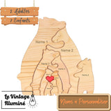 figurine en bois représentant une famille soudée