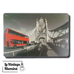 Plaque Métal Vintage Bus Rouge Tower Bridge Londres - Le Vintage Illuminé